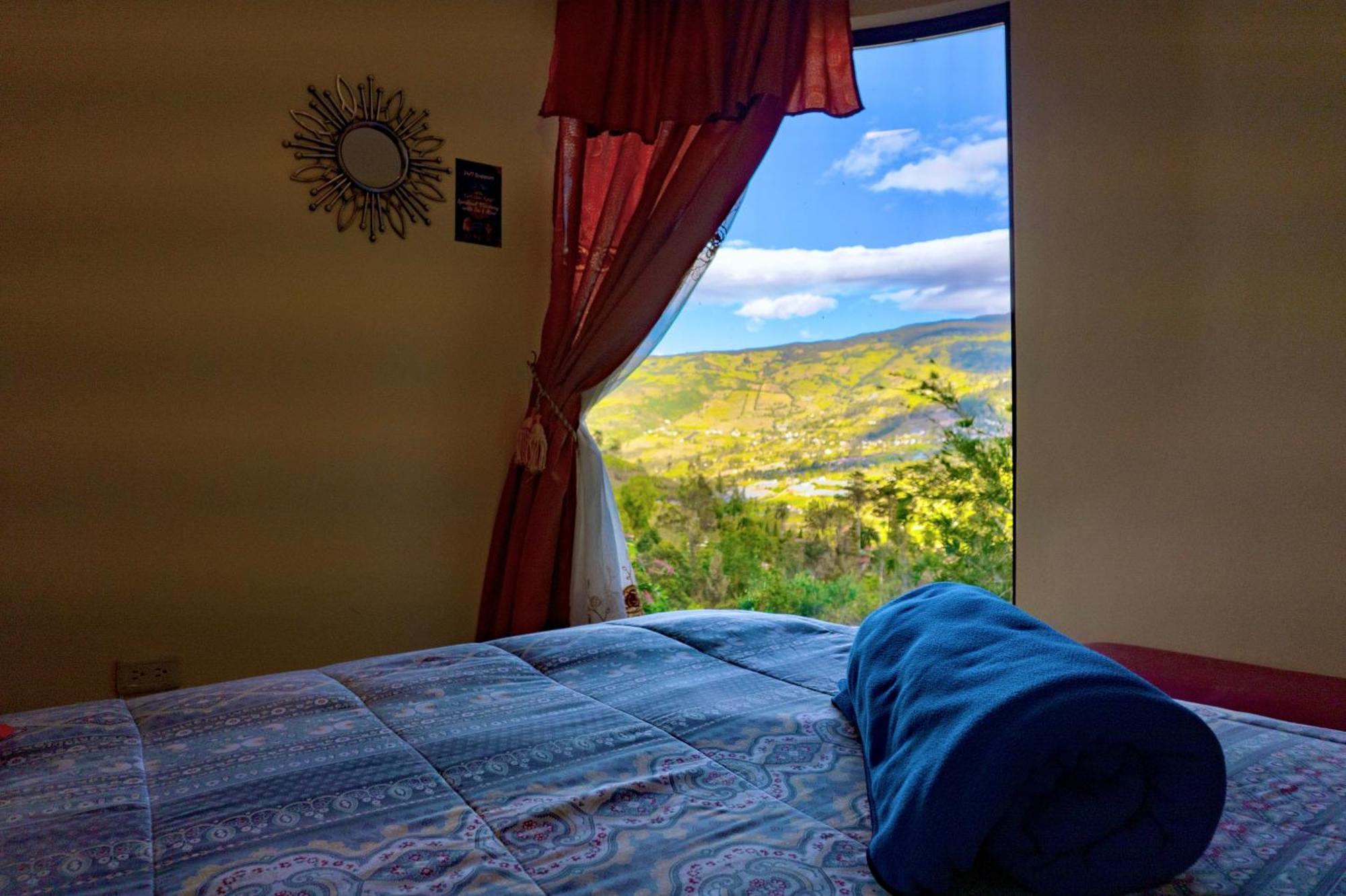 Twelve Hummingbirds Andes Retreat Hotell Paute Exteriör bild